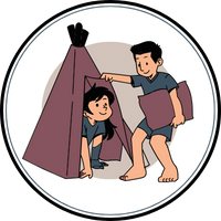 שני אחים משחקים באוהל